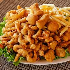 ISCA DE BUDIÃO COM FRITAS E CAMARÃO