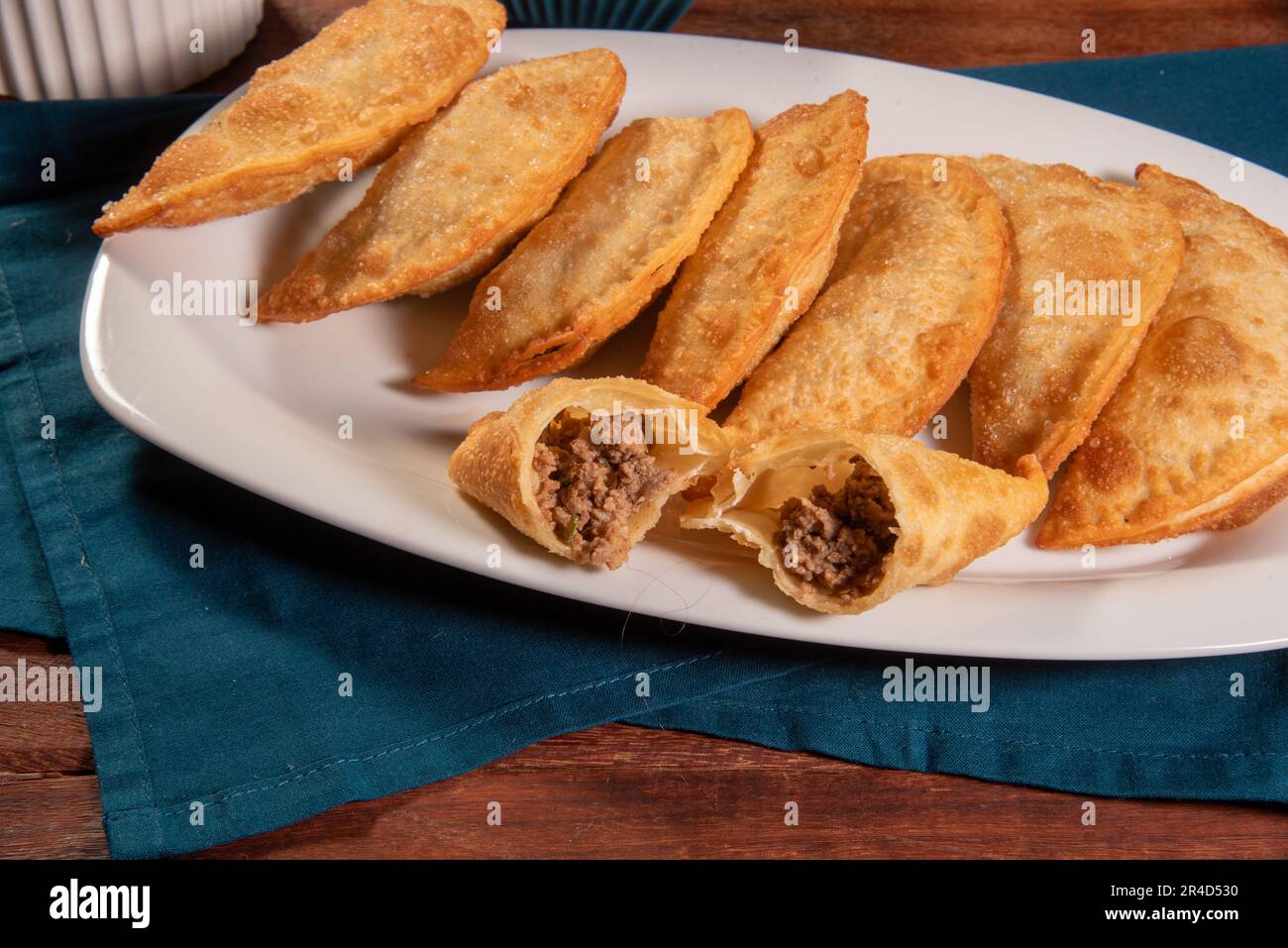 PASTEL DE FRANGO C/ QUEIJO