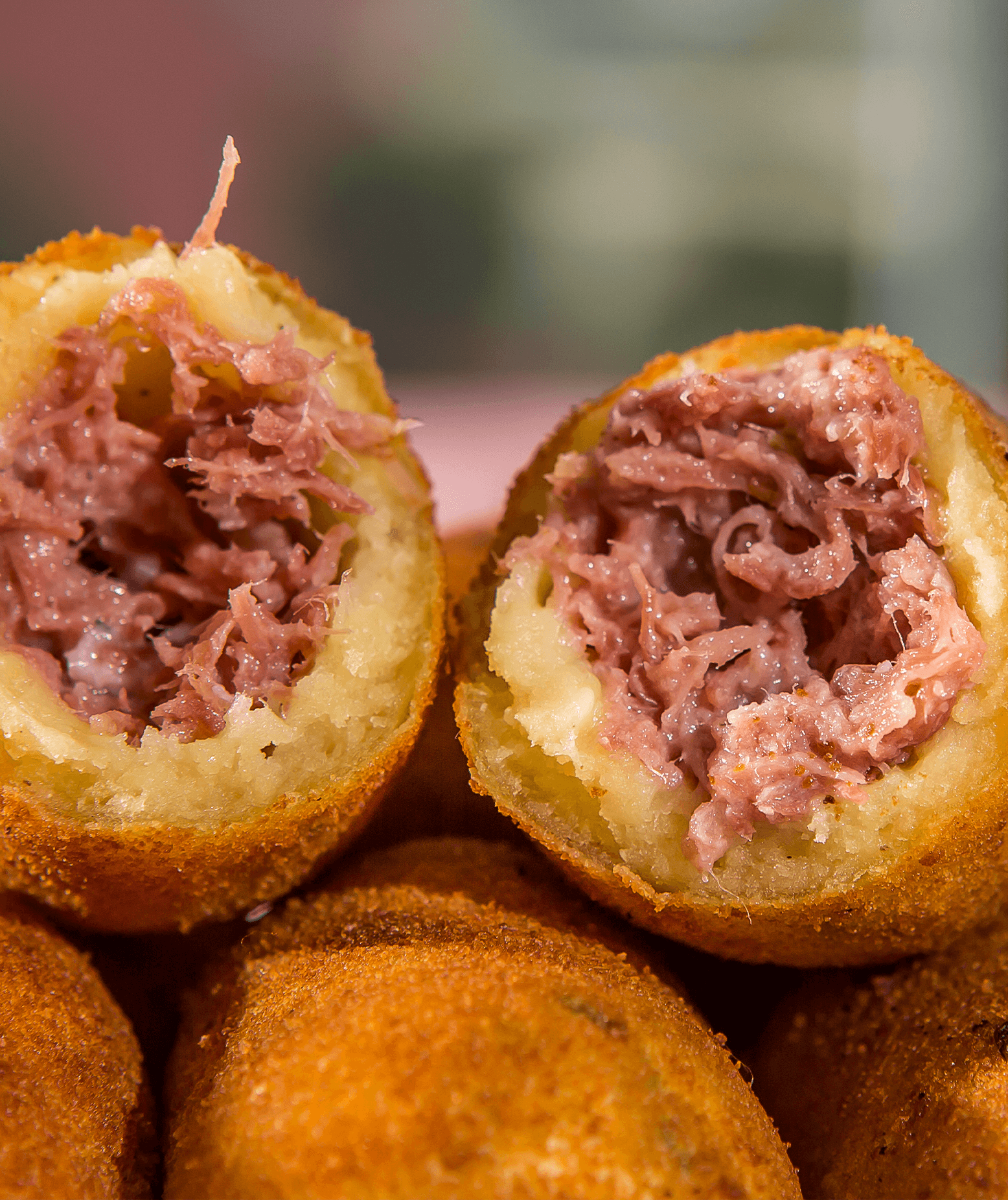 BOLINHO DE AIPIM COM CARNE SECA