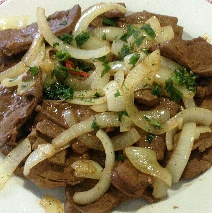 ISCA DE BOI COM FRITAS CHEDDAR E BACON+REFRI 2LT